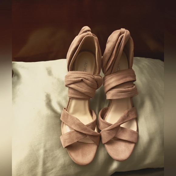 Fashion Nova Saxon Sz-11 Mauve - Picture 6 of 14